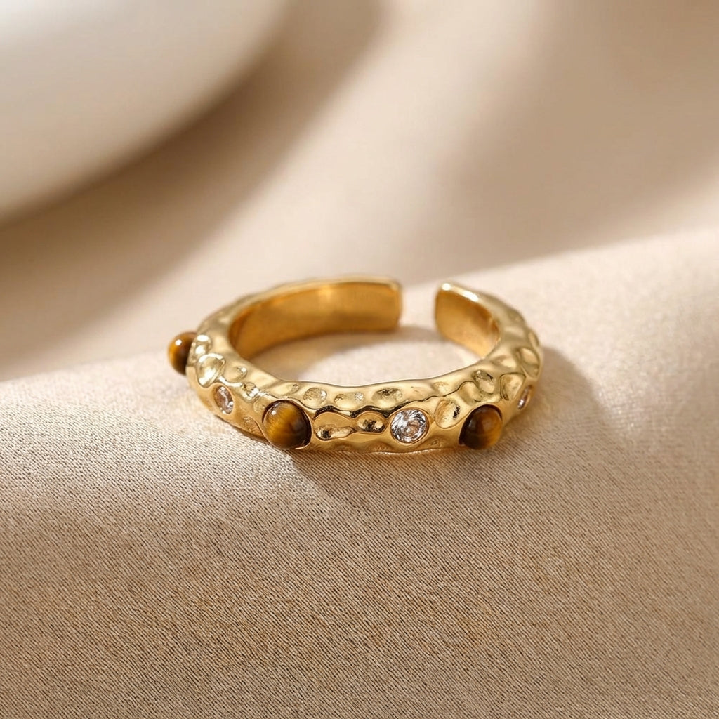 Vintage-Style Green Stone Forged Gold-Tone Ring