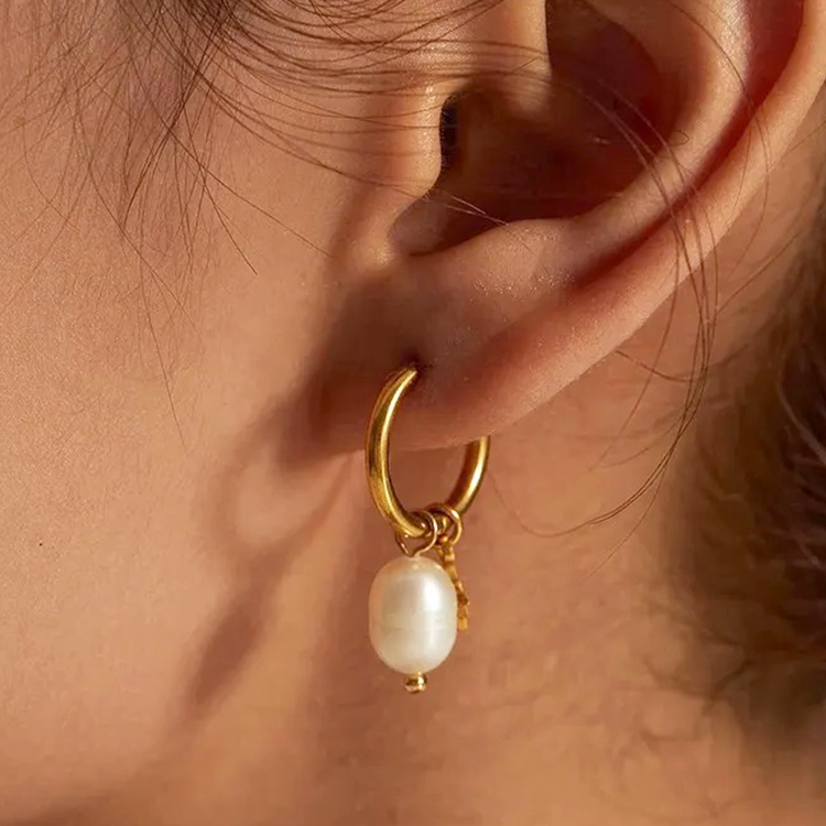 Freshwater Pearl Star Earrings in Gold Tone