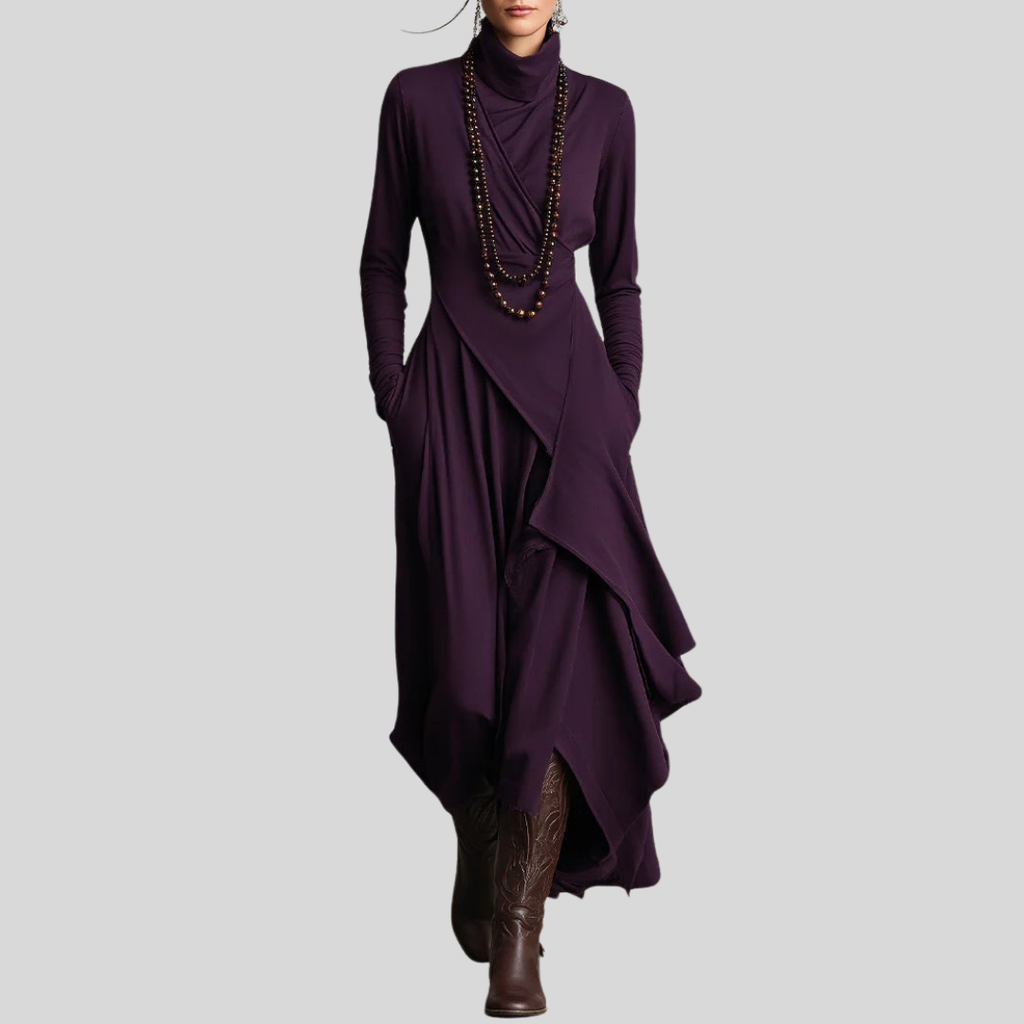 Gedrapeerde asymmetrische maxi-jurk met hoge hals en lange mouwen