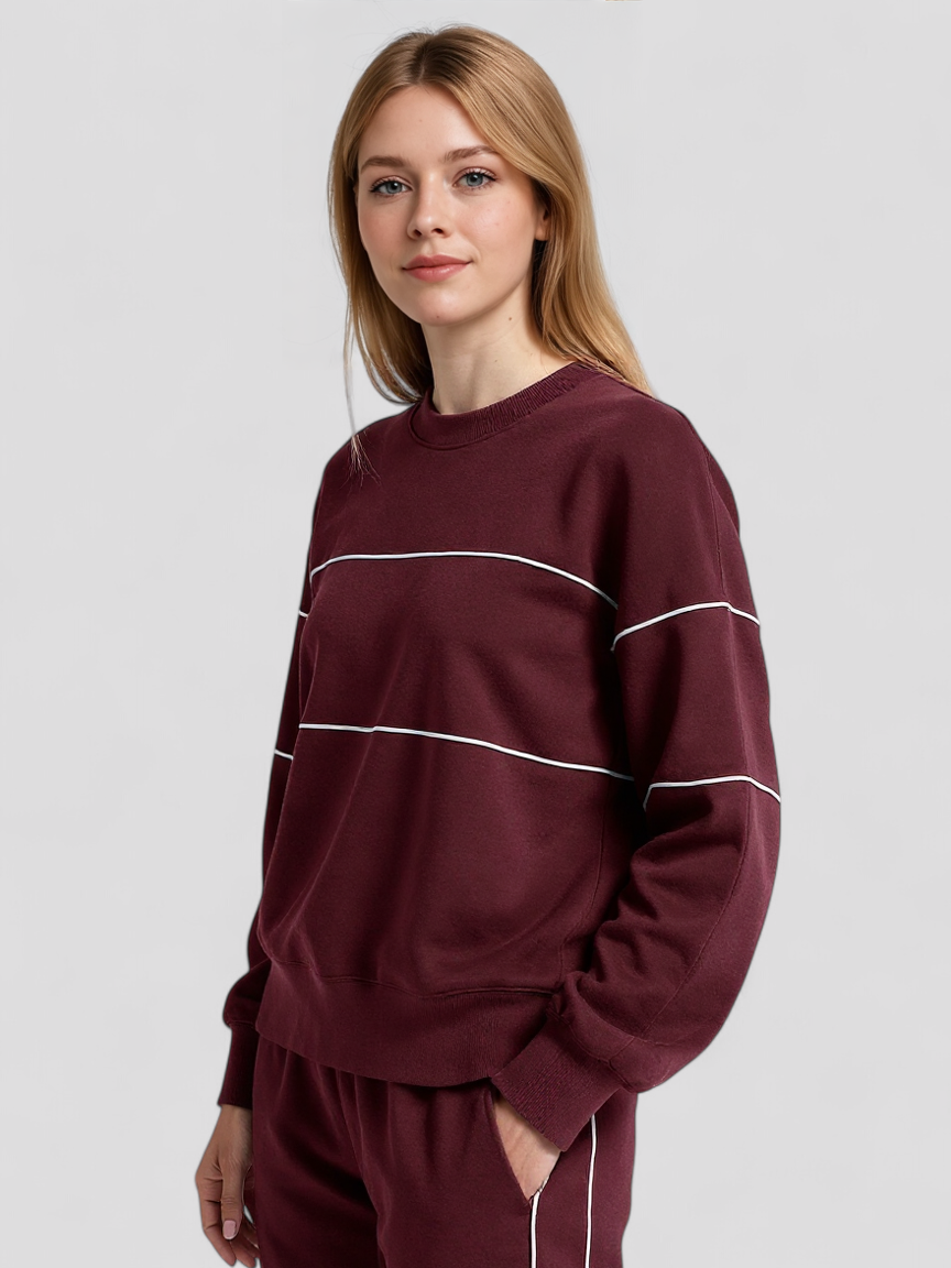 Oversized Fleece Sweatshirt with a Contrast Piping Detail