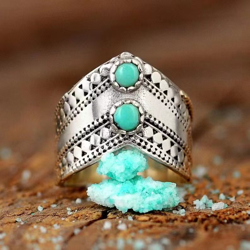 Vintage-Style Bohemian Turquoise Statement Band Ring