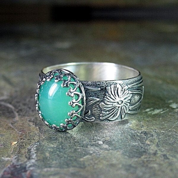 Carved Flower Emerald-Look Ring