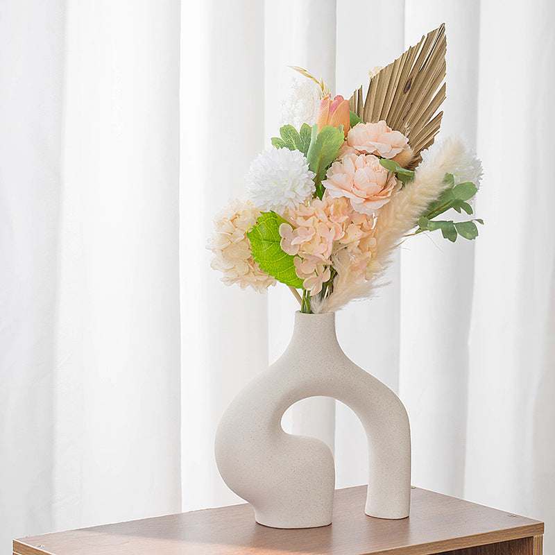 Nordic White Matte Ceramic Vase – Minimalist Dried Flower Holder