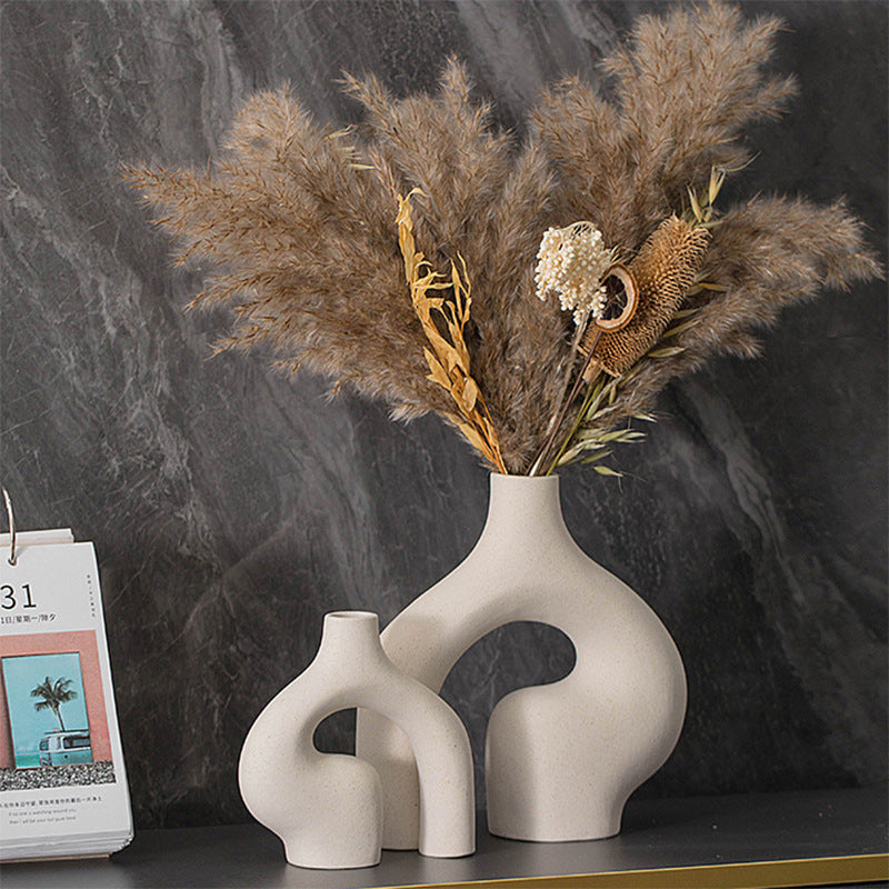 Nordic White Matte Ceramic Vase – Minimalist Dried Flower Holder