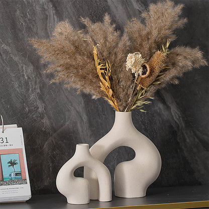 Nordic White Matte Ceramic Vase – Minimalist Dried Flower Holder