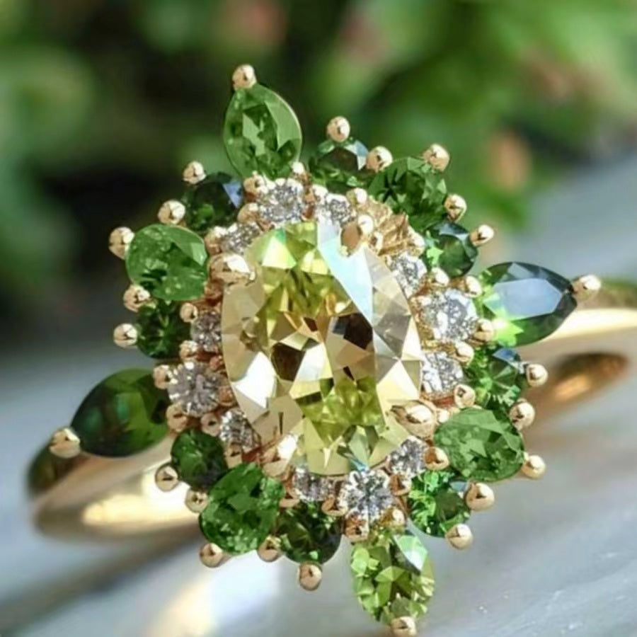 Vintage Two-Tone Green Zirconia Ring