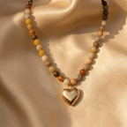 Handgemaakte bohemian ketting met hart van stenen kralen