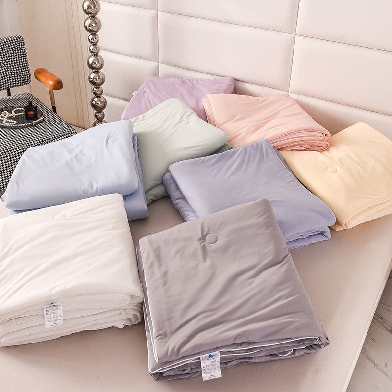 Cooling Summer Quilt – Lightweight Ice Silk Duvet for Warm Nights