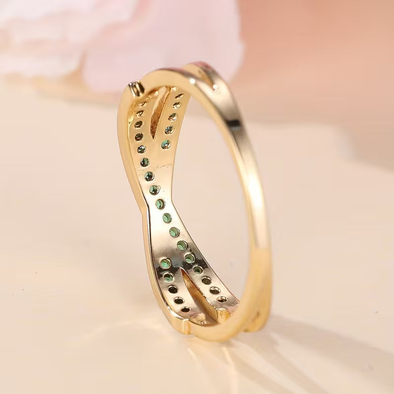 Emerald-Look Flowing Ring in Gold Tone