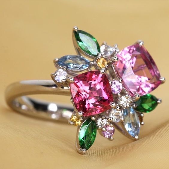 Vintage-Style Colourful Sparkling Ring