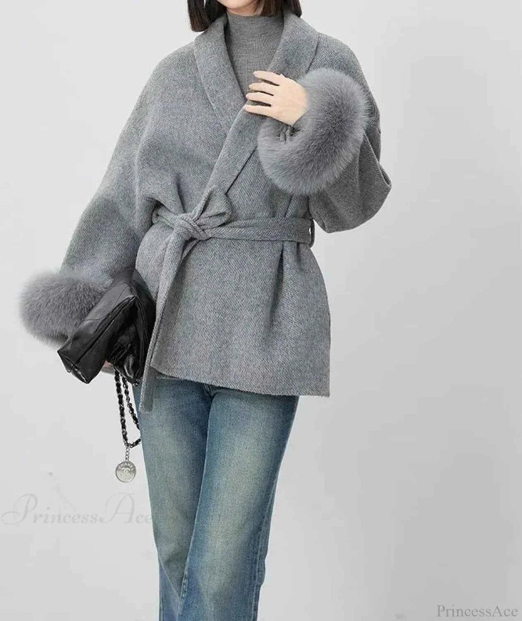 Turn Down Collar Coat with Fur Trimmed Cuffs and Long Sleeves