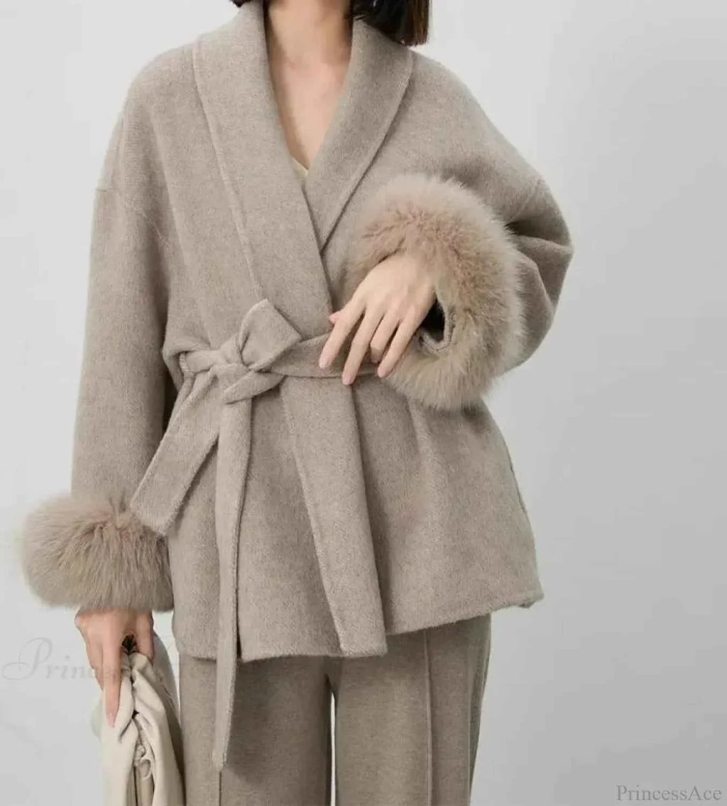 Turn Down Collar Coat with Fur Trimmed Cuffs and Long Sleeves