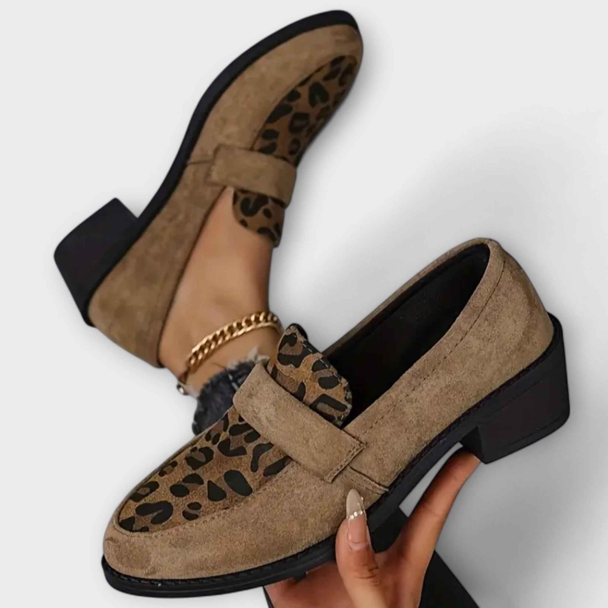 Pumps met luipaardprint, brede neus en voetboogsteun