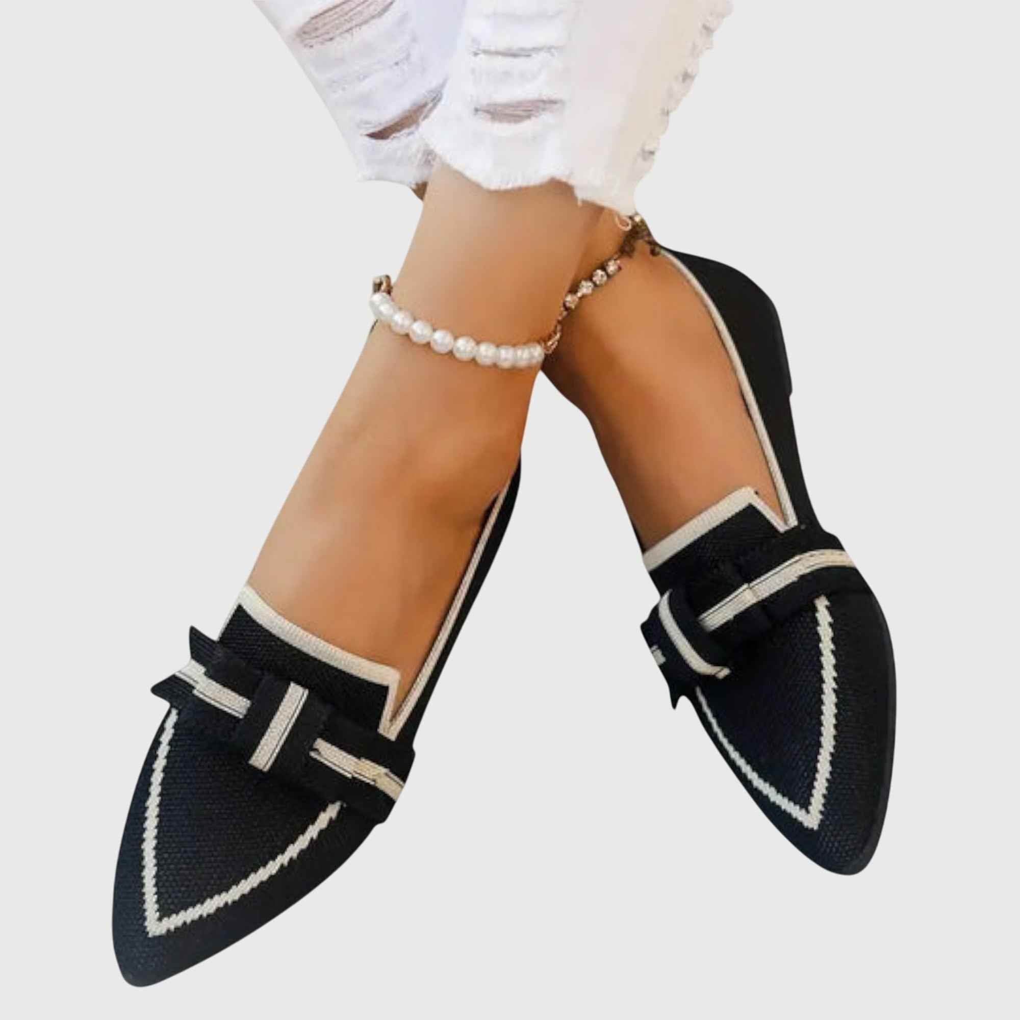 Platte loafers met knoopdetail en makkelijke instap