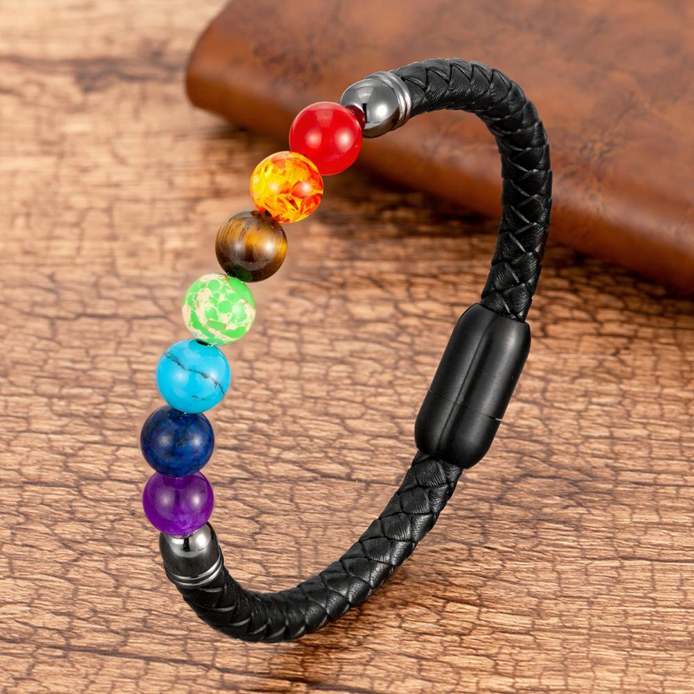 Armband met zeven kleurstenen aan goudkleurige ketting
