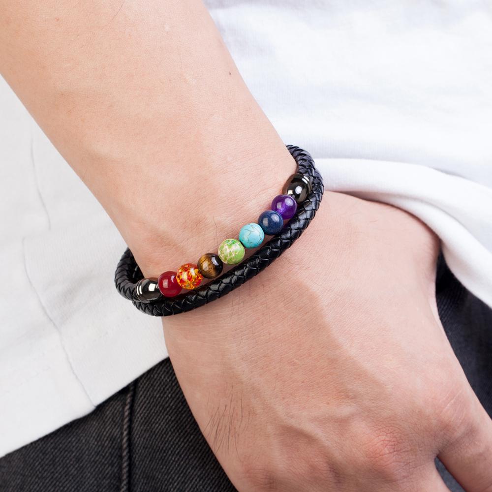 Armband met zeven kleurstenen aan goudkleurige ketting