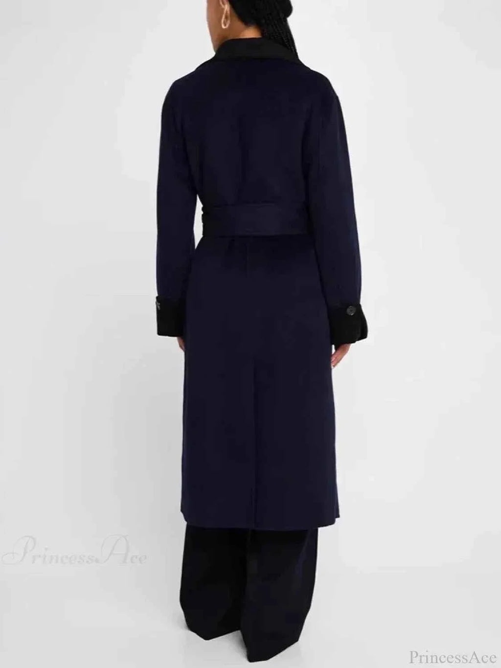 Single-Breasted Coat with Contrast Lapels and a Neat Cut