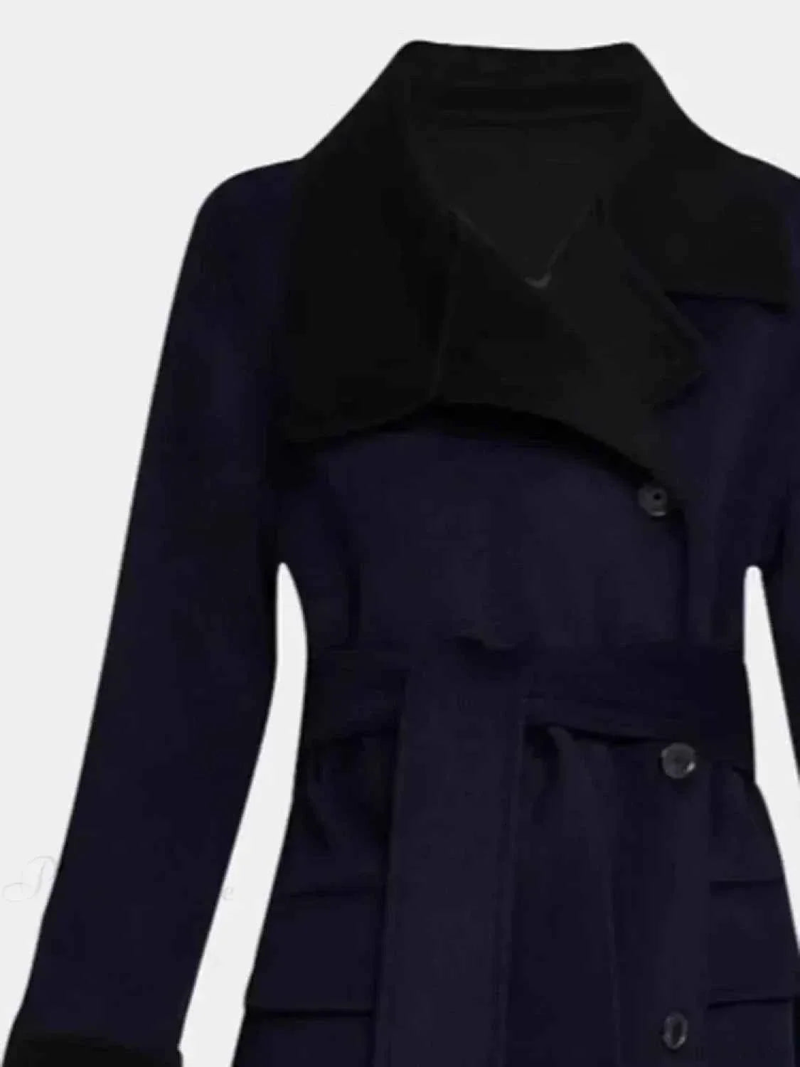 Single-Breasted Coat with Contrast Lapels and a Neat Cut