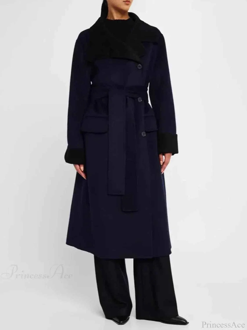 Single-Breasted Coat with Contrast Lapels and a Neat Cut