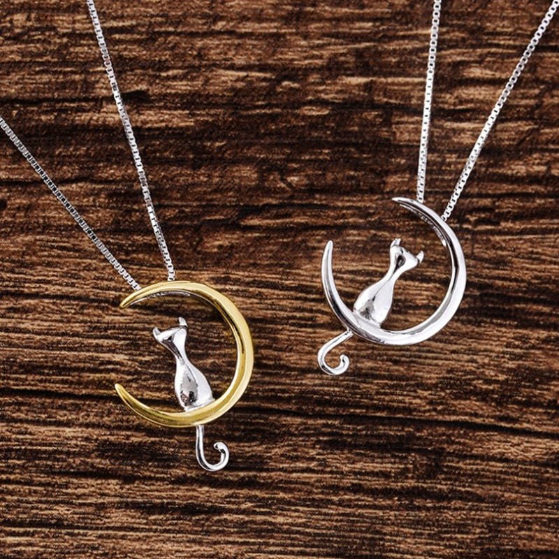 Ketting met halve maan en kat