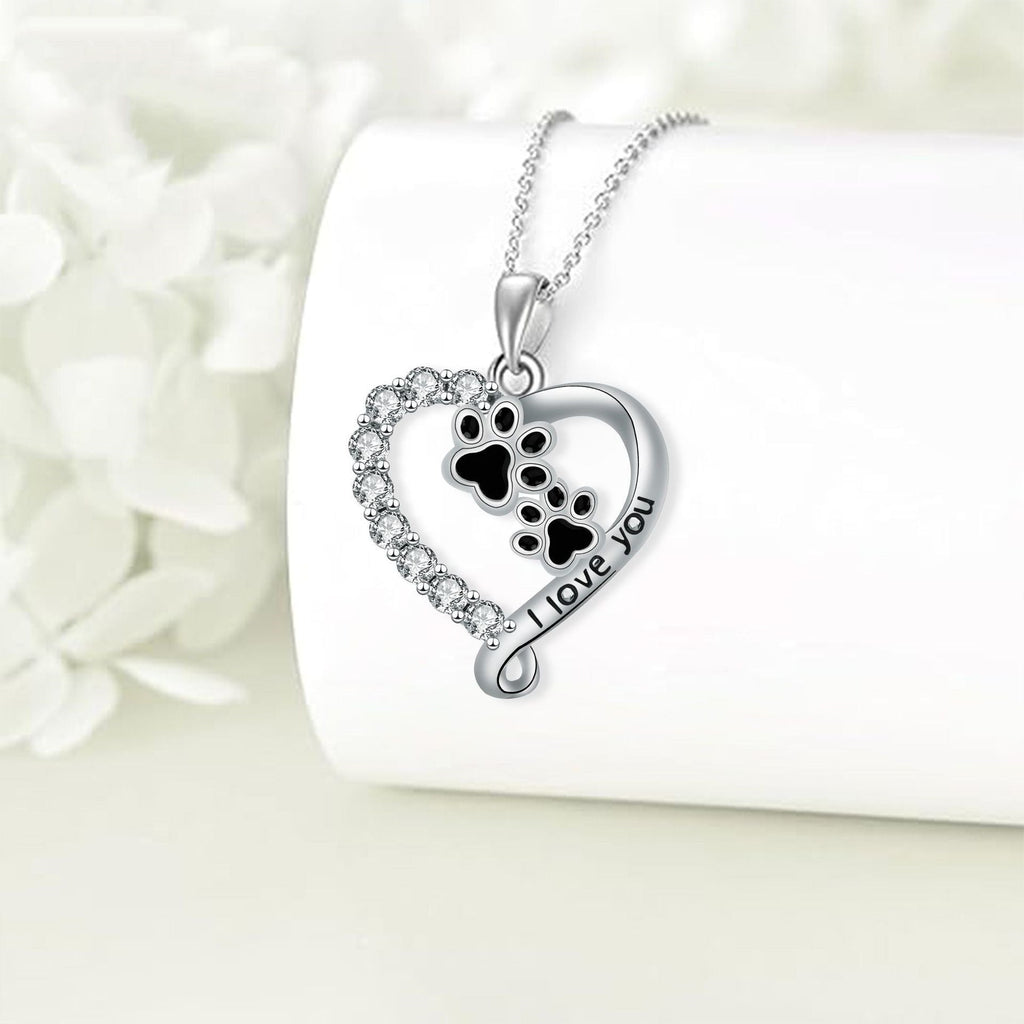 Ketting met zwarte hartvormige pootjeshanger