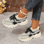 Ademende mesh sneakers met gedempte zool en vetersluiting