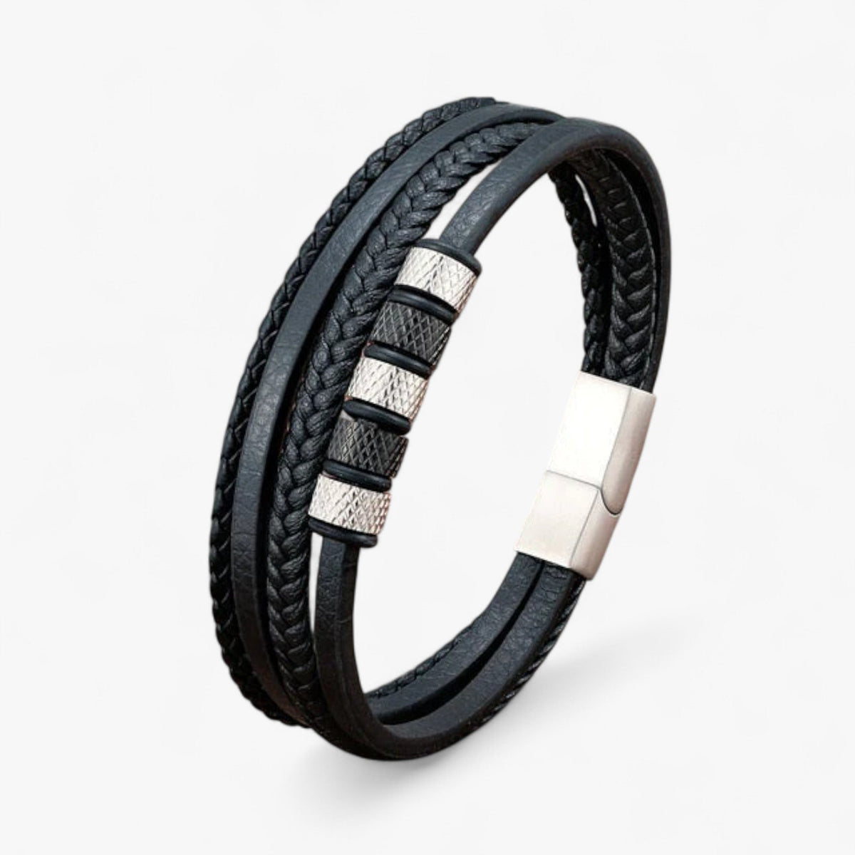 Gevlochten armband met meerdere lagen en kraaldetails