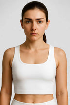 Cropped tanktop met vierkante hals en mouwloze stretchpasvorm