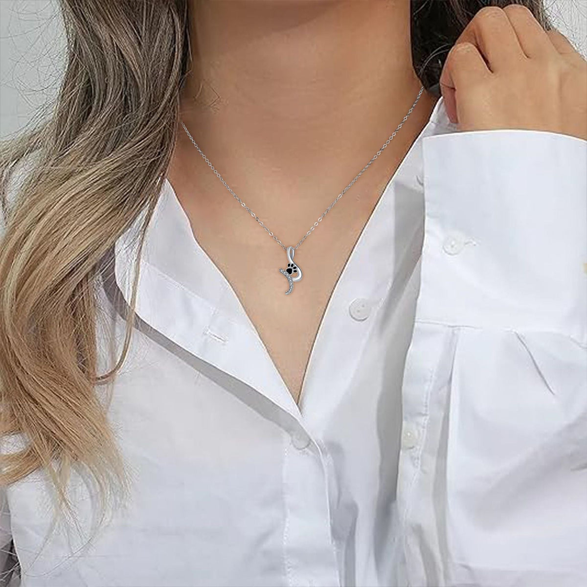 Ketting met zwarte pootafdrukhanger
