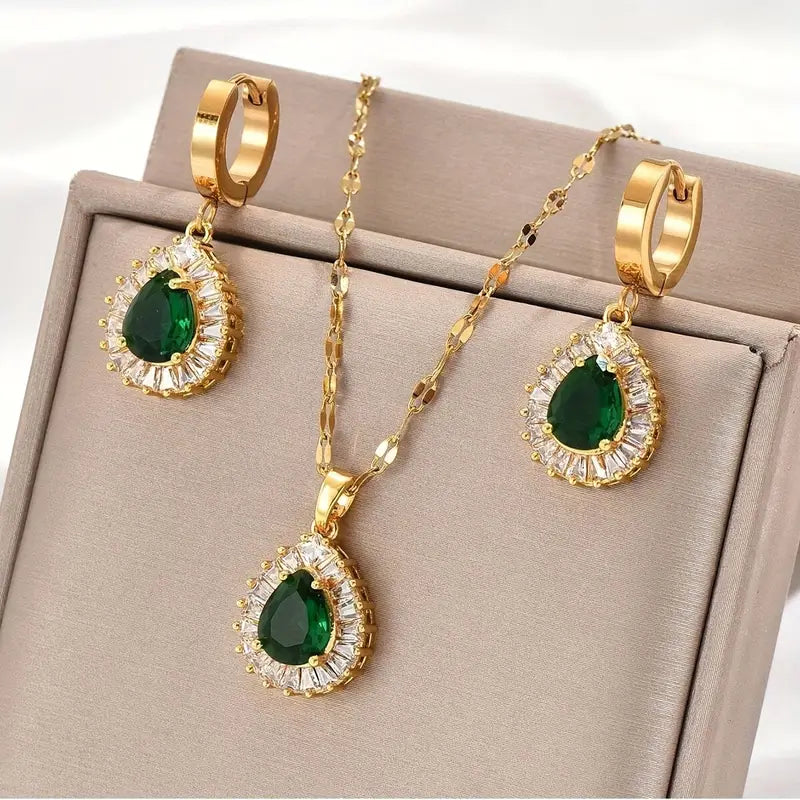 Set van ketting met kristallen druppelhanger en oorringen