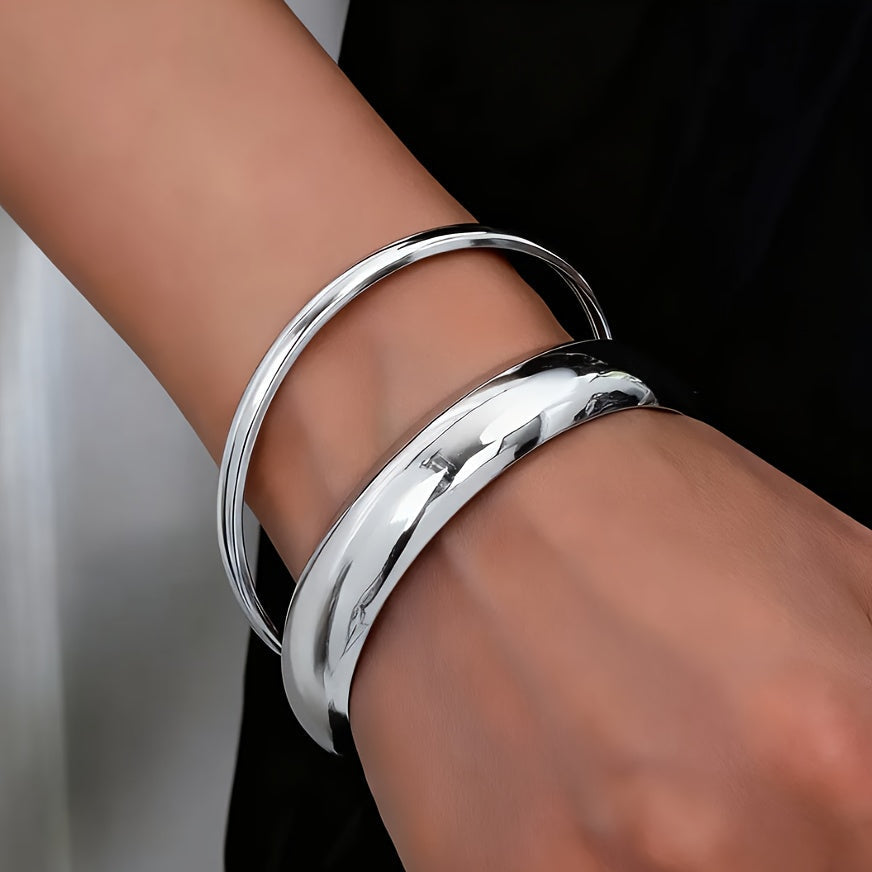 Klassieke minimalistische gepolijste bangle