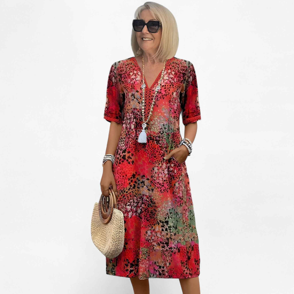 Jurk met bloemendessin, comfortabele pasvorm en verstelbare details
