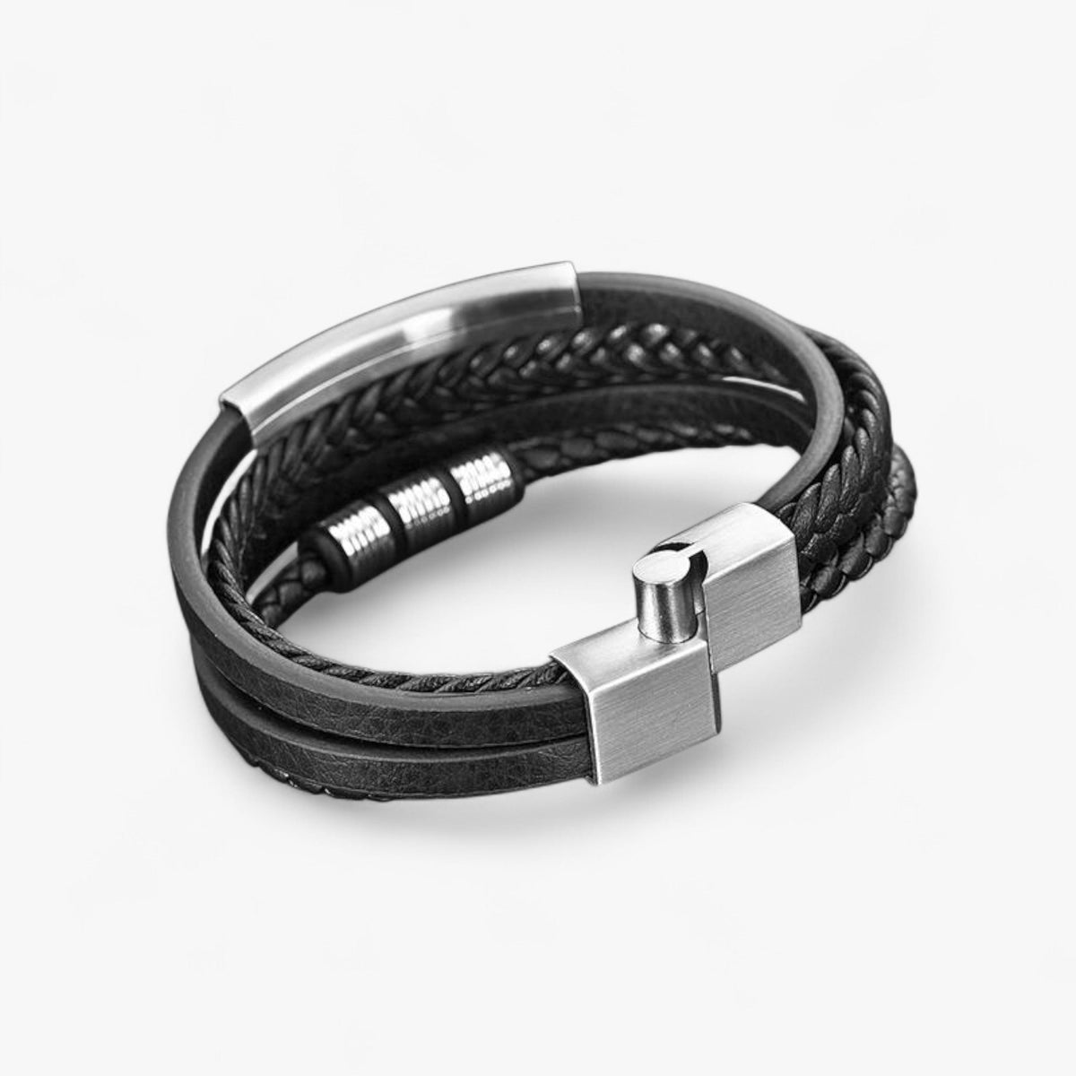 Gevlochten armband met meerdere lagen en kraaldetails