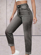 Highwaist jeans met omgeslagen zoom en zakken voor en achter