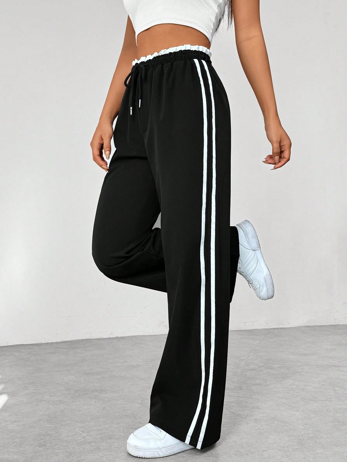 Katoenen joggingbroek met wijde pijpen, zijstrepen en koord