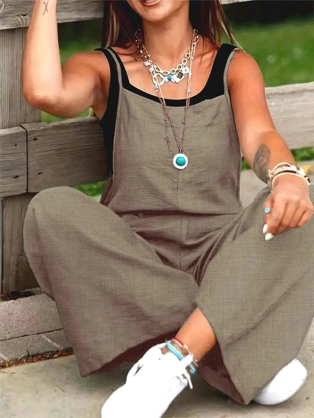 Broek met wijde pijpen, diepe zakken en ontspannen val