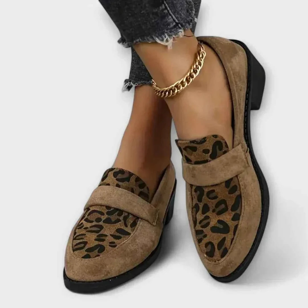 Pumps met luipaardprint, brede neus en voetboogsteun