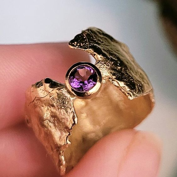 Vintage-Style Purple Zirconia Forged Gold-Tone Ring