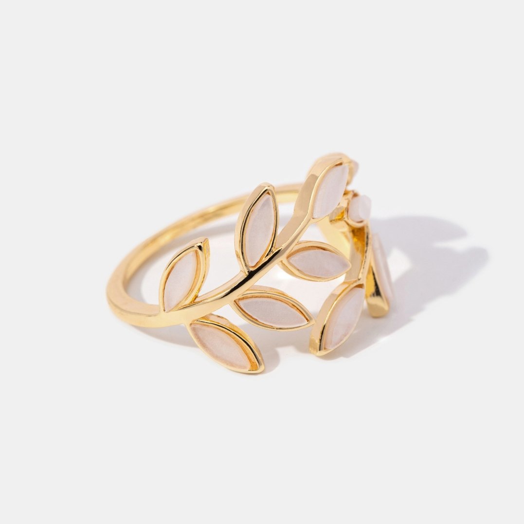 Leaf Band Ring in 18K Gold-Plated Brass