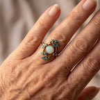 Inel vintage auriu floral, cu aspect de opal și cristal albastru
