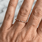 Klassieke vergulde ring met zirkonia-accent in diamantlook