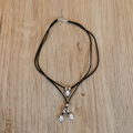 Colar Gargantilha Vintage de Duas Camadas com Pendente
