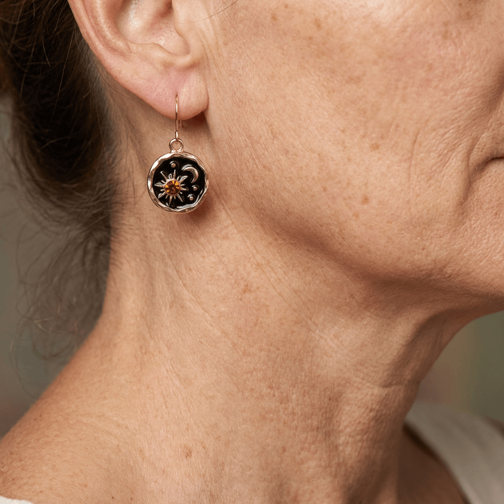 Brincos Vintage Redondos Sol, Lua e Estrela com Strass
