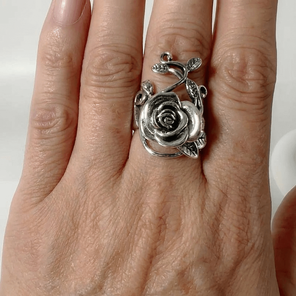 Retro Gothic Flower Ring
