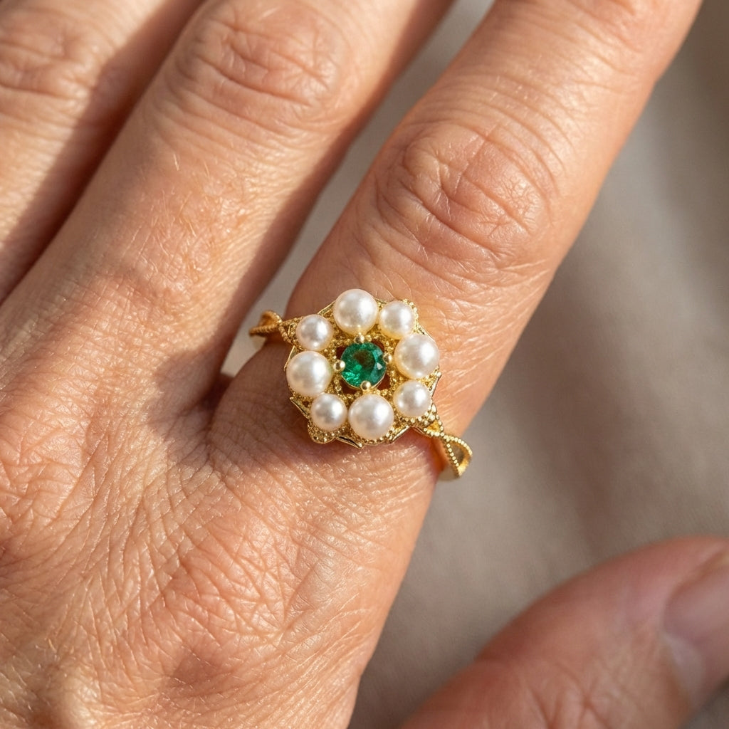 Anel Flor com Contas de Pérola e Pedra Verde Estilo Vintage