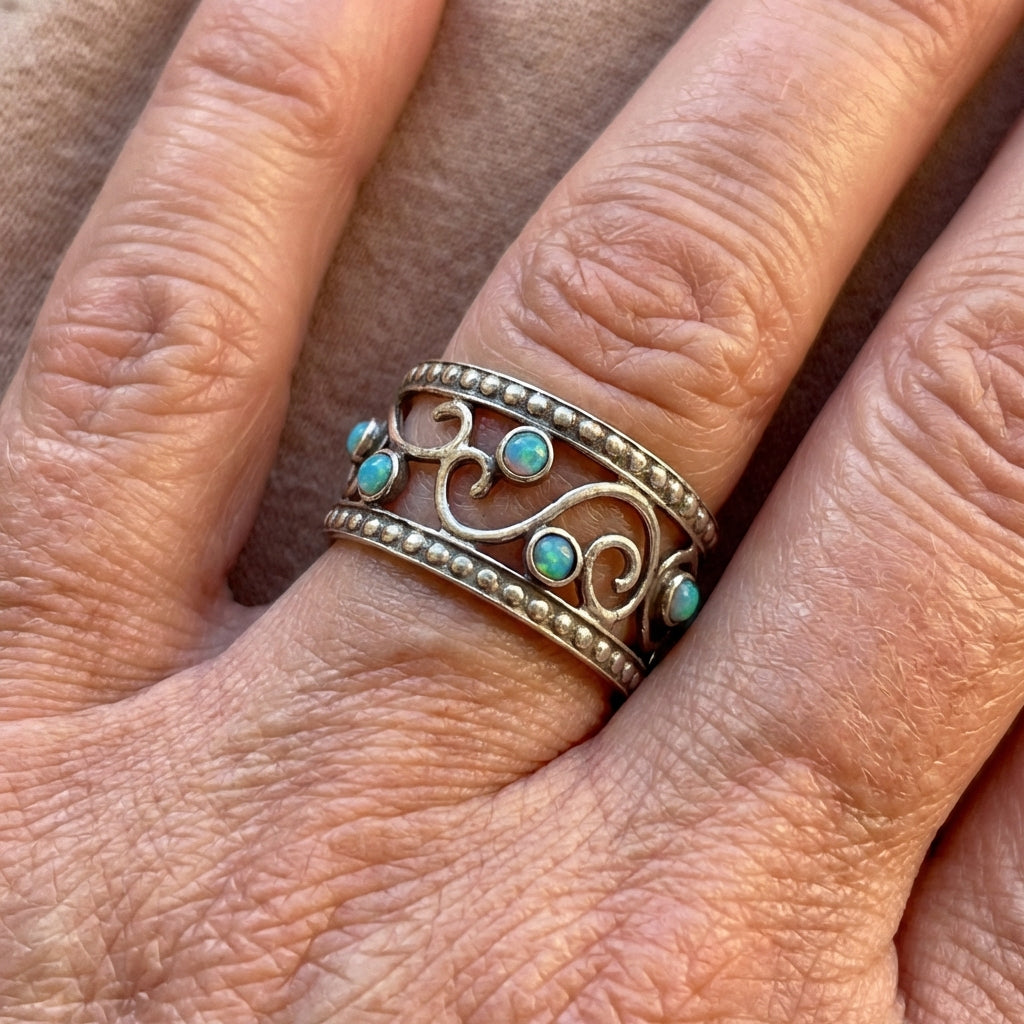 Vintage-Style Bohemian Hollow Wide Band Ring