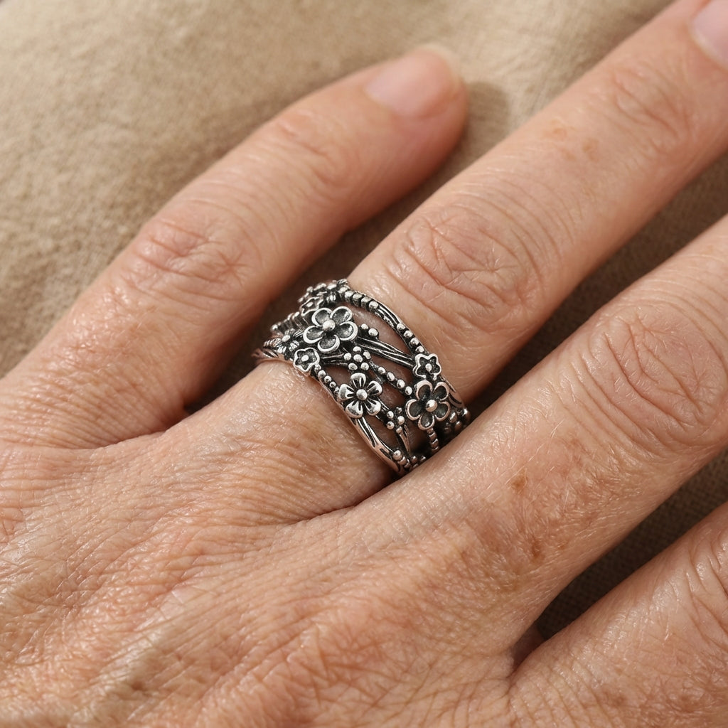 Vintage-Style Carved Floral Branches and Leaf Twist Band Ring