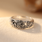 Vintage-Style Blossom Solitaire Ring