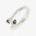 Gewikkelde ring met omarmende curve