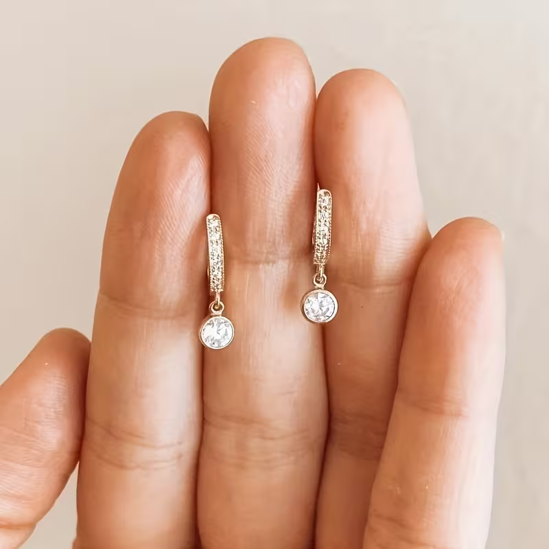 Goudkleurige pavé-oorhangers